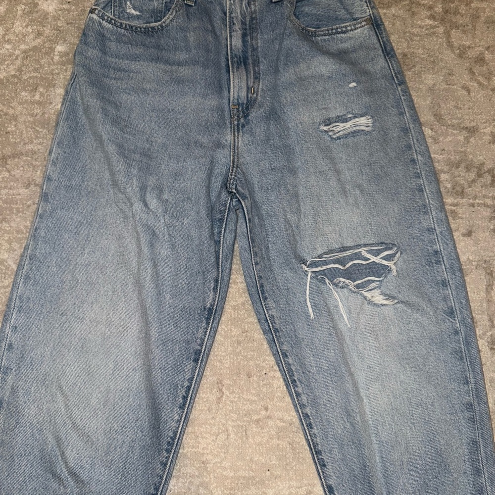 Women’s Levi Jeans